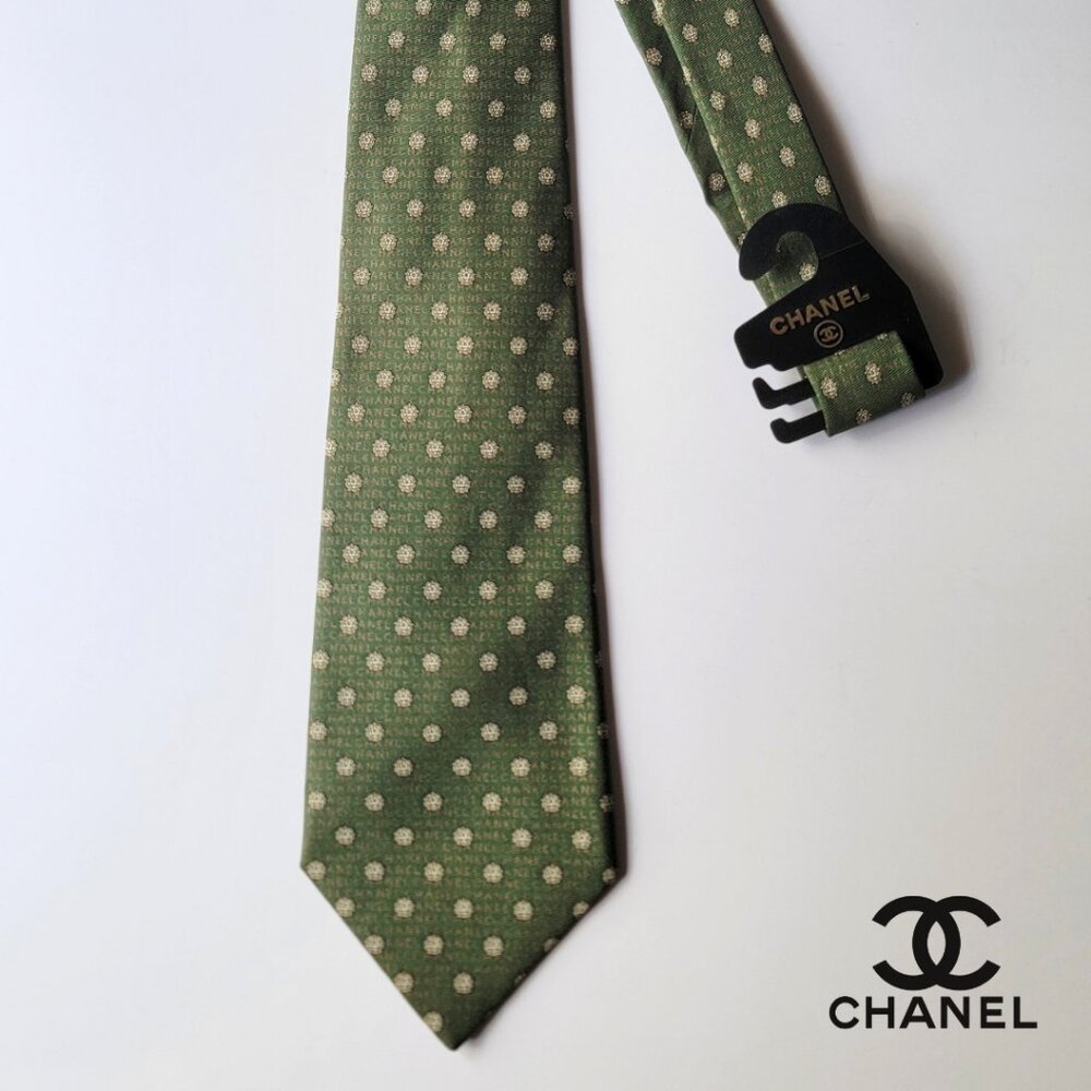 CHANEL Men's Vintage Tie 100% Silk Made in Italy green with cameillas